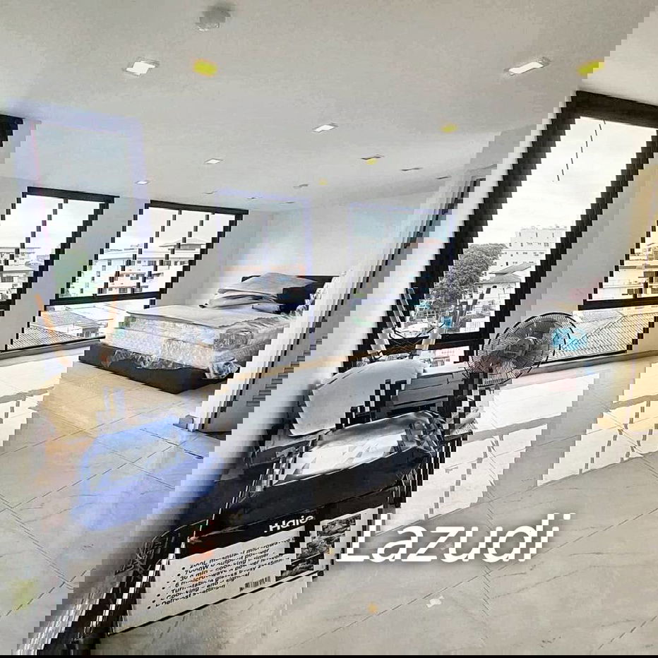 picture 1 Bed 1 Bath 42 SQ.M The ACE Ekamai - 1/12