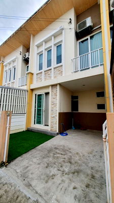 เช่าทาวน์โฮม ถนนบางกรวย-ไทรน้อย : ให้เช่าบ้าน โกลเด้นทาวน์ (ไทรน้อย) ราคาถูก เครื่องใช้เพื่ออาศัยมากมาย คุยกันง่ายๆ