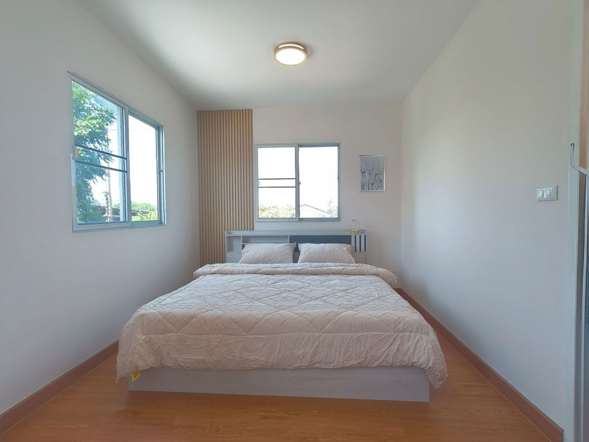 รูป ทาวน์เฮาส์ ลำลูกกา ถนนชลมาร์วิจารณ์ ทำเลหลังมุม ใกล้รถไฟฟ้าคูคต หมู่บ้านพฤกษา92 ต้นโครงการ นัดชมบ้าน 085-318-6868 คุณวา - รูปที่ 9/25