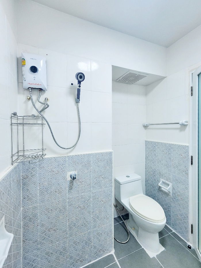 รูป ผ่อนเริ่มต้นเพียง 5,xxx บาท/เดือน คอนโดเดินทางสะดวก ใกล้ RCA ราคาล้านกลาง ๆ ของกินในซอยเพียบ - รูปที่ 9/10