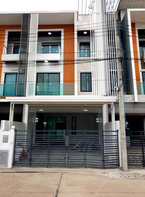 ทาวน์โฮม ถนนเทพรักษ์ : ขายทาวน์เฮ้าส์ ที่ โฮมออฟฟิศ 3 ชั้น ย่านวัชรพล