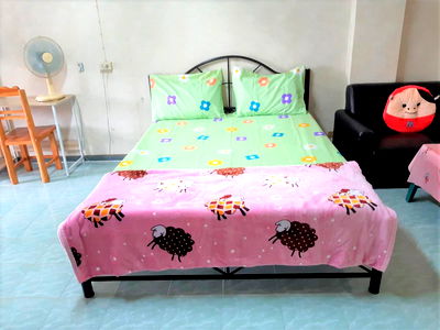 Condos for rent Navavej International Hospital : Aue Pracha Condotown Building 9