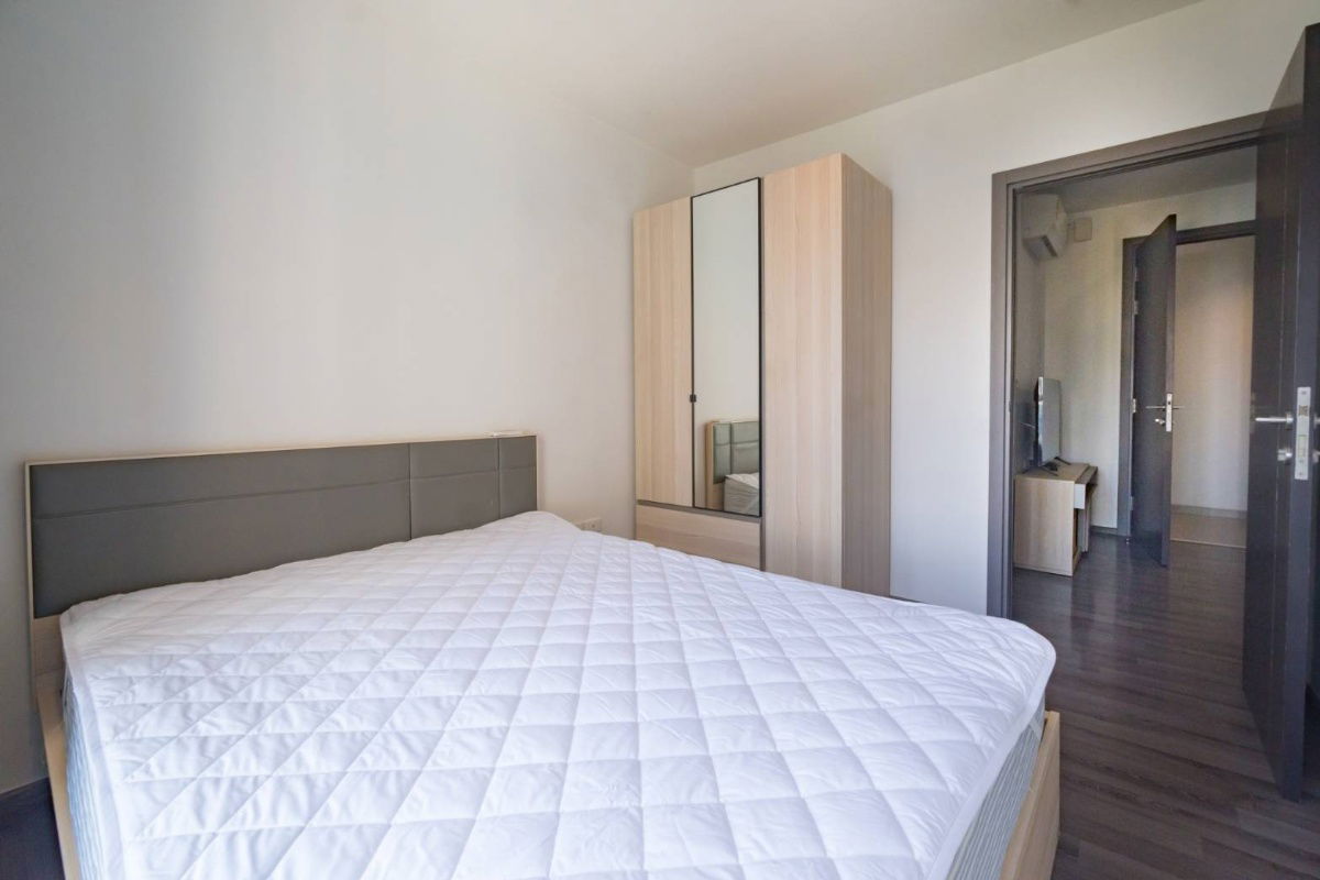 picture Nice unit with pool view for rent! - 19/25