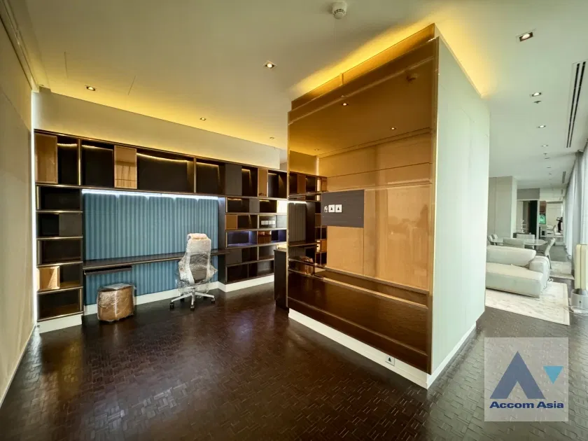 รูป 🔼🔽 AccomA 📩 4 BR Condominium @The Ritz Carlton Residences (AA45158) - รูปที่ 17/20