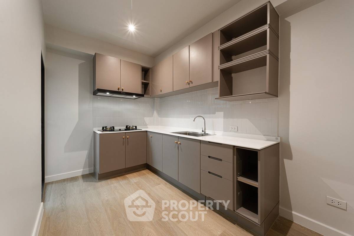 รูป ทาวน์เฮ้าส์ 5-ห้องนอน ที่ รีเจนท์ 71 เพลส ใกล้ BTS พระโขนง (ID 2098162) - รูปที่ 18/21