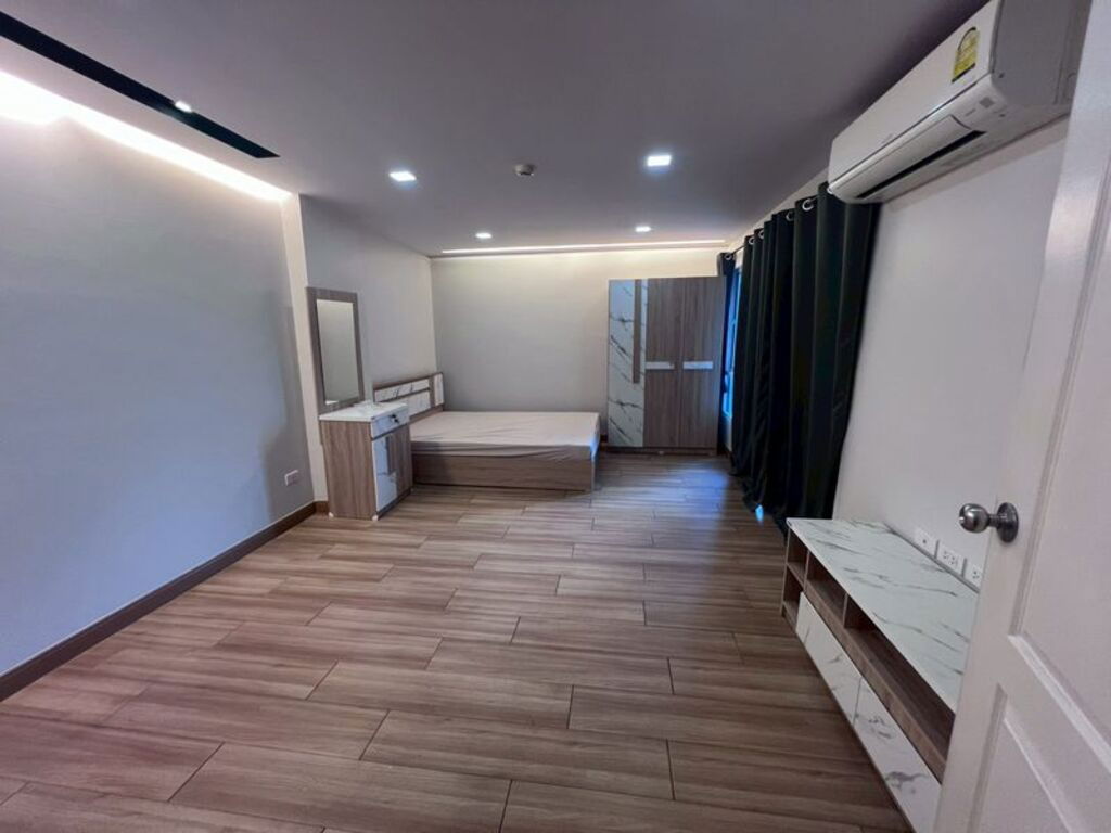 picture For Sales Onvida Grand Condo Unit 2225/63(718) - 3/11