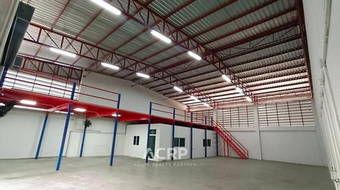 ให้เช่าโกดัง / คลังสินค้า ลาดกระบัง ทับยาว ติดถนนใหญ่ ใกล้สนามบินสุวรรณภูมิ