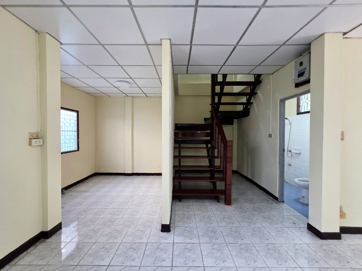 รูป ขายบ้านแฝด 2 ชั้น รีโนเวทใหม่ทั้งหลัง ราคาดี ทำเลบางบ่อ สมุทรปราการ - รูปที่ 5/14