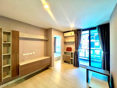 Condos for sale : Modernform furniture throughout the unit. Amazing location! Condo for sale: The Cube Plus Minburi, close to the MRT.