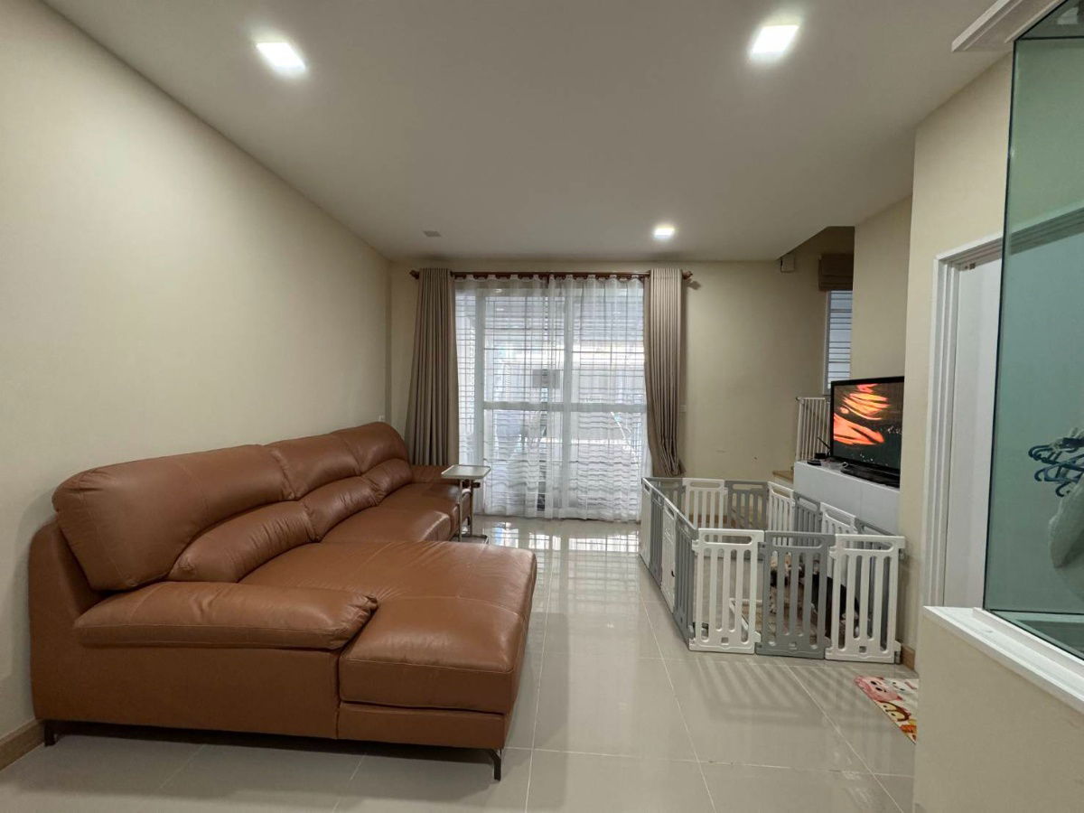 picture Corner Unit Townhome for Sale – Golden Neo & Town Sukhumvit–Lasalle, Fully Upgraded, 100m from BTS Samrong - 1/19
