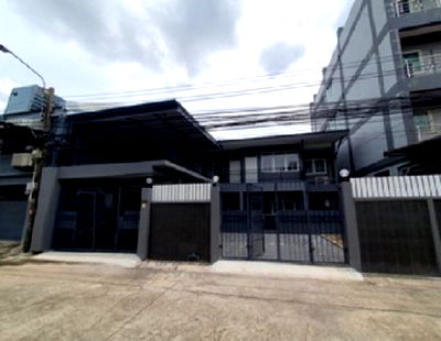 เช่าโฮมออฟฟิศ กระทรวงแรงงาน : ให้เช่าบ้านเดี่ยว / Home Office 2 ชั้น ซอยรัชดาภิเษก 3 ใกล้ MRT พระราม 9 / ไม่อนุญาตสัตว์เลี้ยง จดบริษัทได้