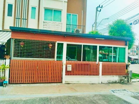 ม.พระจอมเกล้าธนบุรี 1.8 กม. 3 นอน ถูกสุดๆ สุขสวัสดิ์ พระราม3 ให้เช่าทาวน์โฮมหลังมุม 34ตร.วา. 270ตร.ม. 2 น้ำ