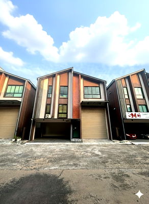 โฮมออฟฟิศ นครปฐม :  🏡 𝗛𝗢𝗨𝗦𝗘 𝗙𝗢𝗥 𝗦𝗔𝗟𝗘 | โฮมออฟฟิศ Warehouse Hub Chinatown Salaya ⚡️