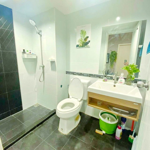 รูป จัดเต็มเฟอร์ฯทั้งหลัง BTSศรีนครินทร์ 2.2 กม. สุขุมวิท แพรกษา กาญจนา ให้เช่าทาวน์เฮ้าส์ 2 ชั้น 28ตร.วา. 224ตร.ม. 3 นอน 2 น้ำ ทำเล - รูปที่ 5/8