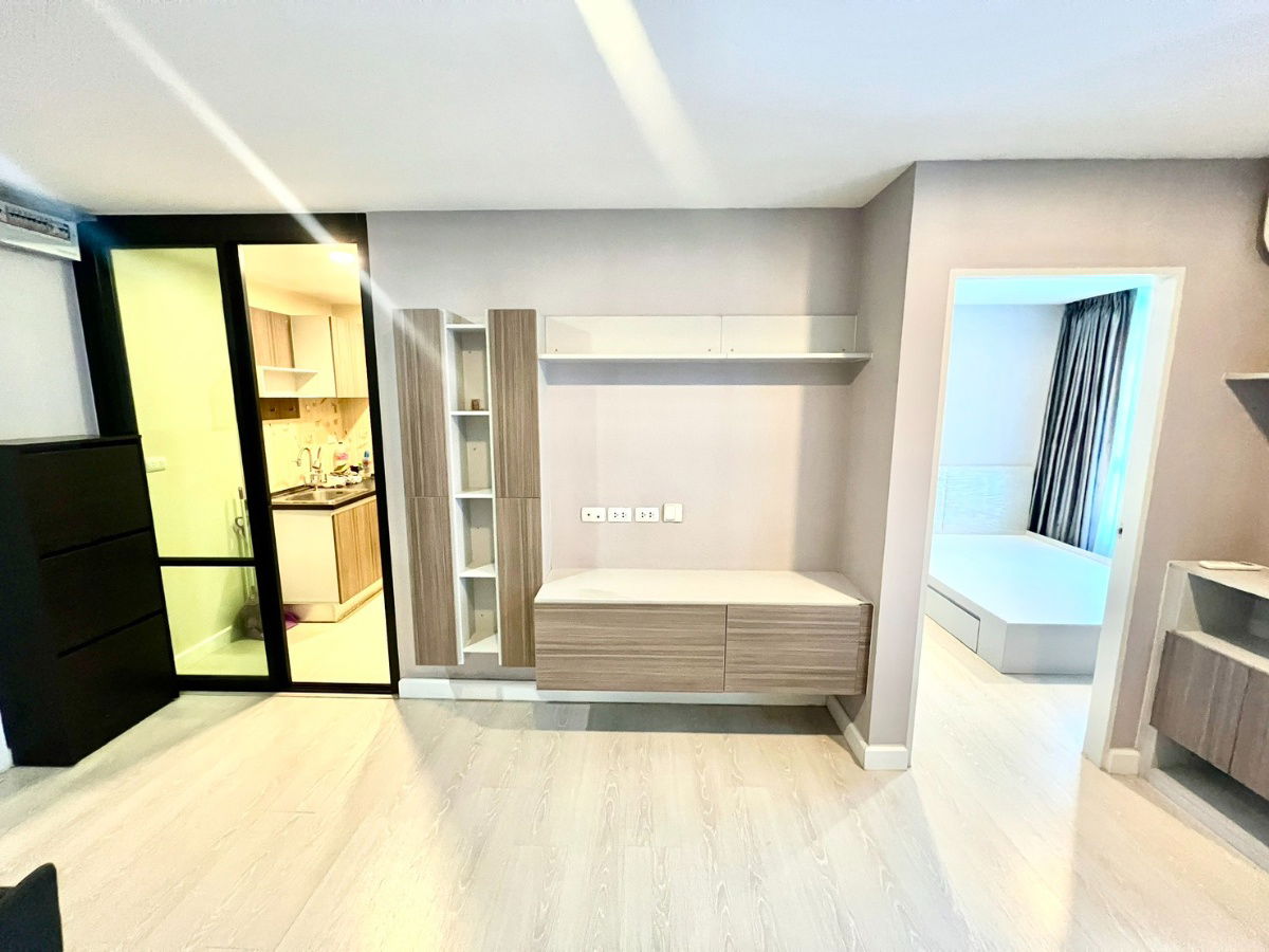 picture Modernform furniture throughout the unit. Amazing location! Condo for sale: The Cube Plus Minburi, close to the MRT. - 10/24