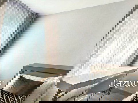 เอลลิโอ สาทร - วุฒากาศ