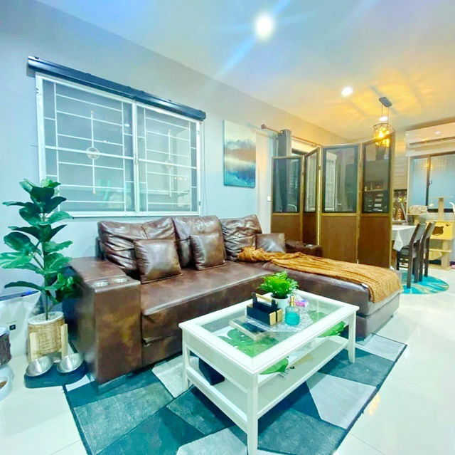 รูป จัดเต็มเฟอร์ฯทั้งหลัง BTSศรีนครินทร์ 2.2 กม. สุขุมวิท แพรกษา กาญจนา ให้เช่าทาวน์เฮ้าส์ 2 ชั้น 28ตร.วา. 224ตร.ม. 3 นอน 2 น้ำ ทำเล - รูปที่ 3/8