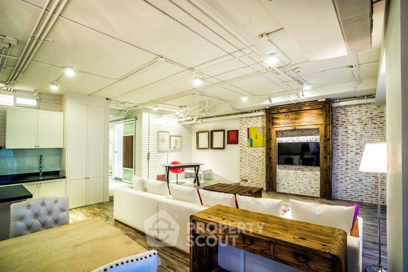 picture 2-BR Condo at Nusa State Tower Condominium near BTS Saphan Taksin (ID 2357381) - 9/16