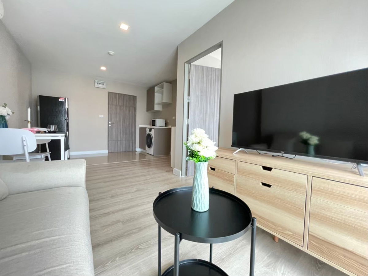 รูป P1015 ให้เช่าคอนโด Metro Luxe Ratchada (เมโทร ลักซ์ รัชดา) ห้องใหม่ล่าสุด ตกแต่งสวยมาก เฟอร์ครบ พร้อมเข้าอยู่ทันที - รูปที่ 2/15