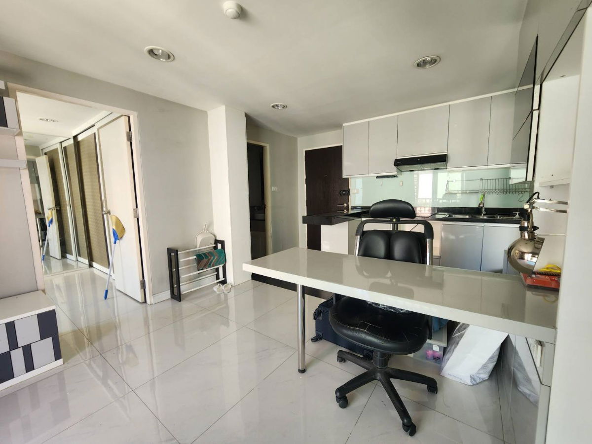 picture Urgent Sale! The Plenary Sathon Condo in a prime location, only 400 meters from Wongwian Yai BTS Station and just 10 minutes from ICONSIAM. - 16/27