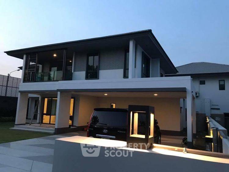 Houses for sale : 5-BR House at Burasiri Watcharapol in O Ngoen (ID 2426934)