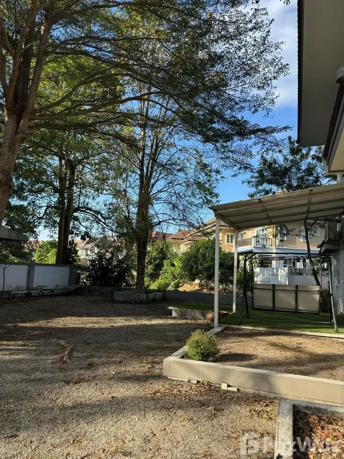 picture 4 Bedroom Lake-View Home with large garden 5918733 - 2/19