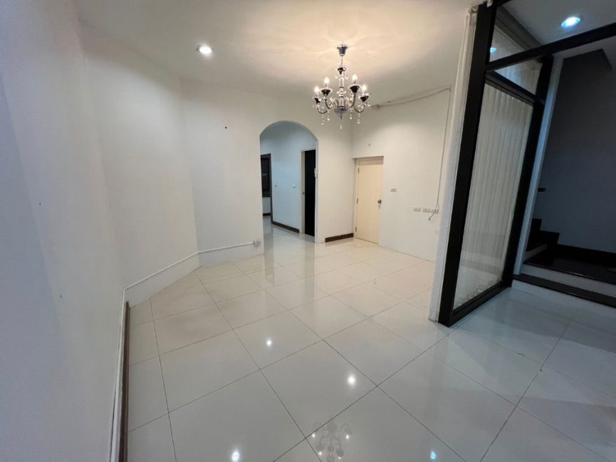 รูป 🏢 ให้เช่า Home Office 3 ชั้น — บางนา กม.5 ทำเลทอง ใกล้บางนา–ตราด & ศรีนครินทร์ เดินทางสะดวกสุด ๆ - รูปที่ 13/15