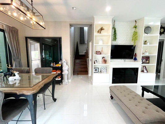 picture FOR SELL Burasiri Wongwaen - Onnut / 3 bedrooms 3 bathrooms / 50 Sqw. 165 Sqm. **6.99 MB** Beautiful house. - 4/14