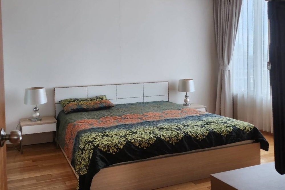 รูป สำหรับเช่า ! ห้องนั่งเล่นกว้าง, ชั้นสูง 29+, วิวเมืองสาทร!! 🔥 Code C20221201812....The Empire Place, 3 ห้องนอน, 3 ห้องน้ำ, แต่งครบ, พร้อมเข้าอยู่📣📣 - รูปที่ 5/8