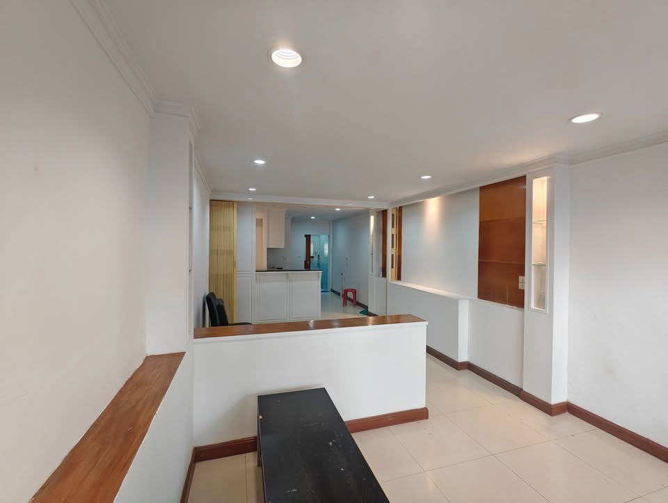 รูป HR3086ให้เช่าทาวน์โฮม 4 ชั้น หมู่บ้านนครไทย ใกล้เซ็นทรัลพระราม 3 เฟอร์ครบพร้อมอยู่ - รูปที่ 4/18