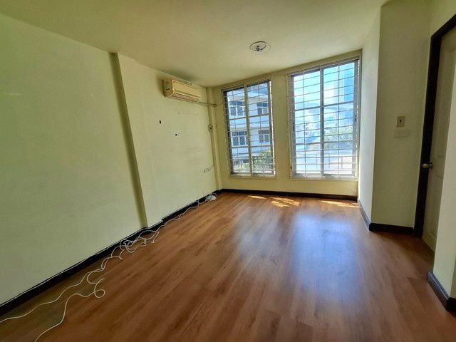 รูป ให้เช่าโฮมออฟฟิศ4 ชั้น 23ตรว. ใกล้แยกรัชดา ลาดพร้าว ใกล้MRTสถานีลาดพร้าว300เมตร - รูปที่ 4/8