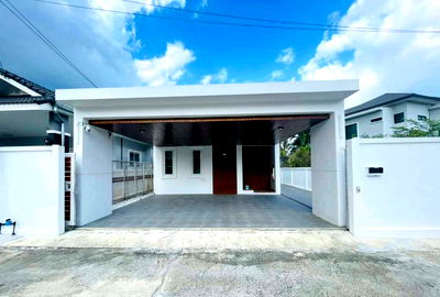 เช่าบ้านเดี่ยว พรีเมี่ยม เอาท์เล็ท เชียงใหม่ : ให้เช่าบ้านเดี่ยวชั้นเดียว   3 ห้องนอน 2 ห้องน้ำ 1  ห้องครัว  2  ที่จอดรถ