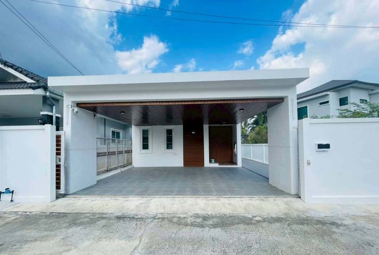 ให้เช่าบ้านเดี่ยวชั้นเดียว   3 ห้องนอน 2 ห้องน้ำ 1  ห้องครัว  2  ที่จอดรถ