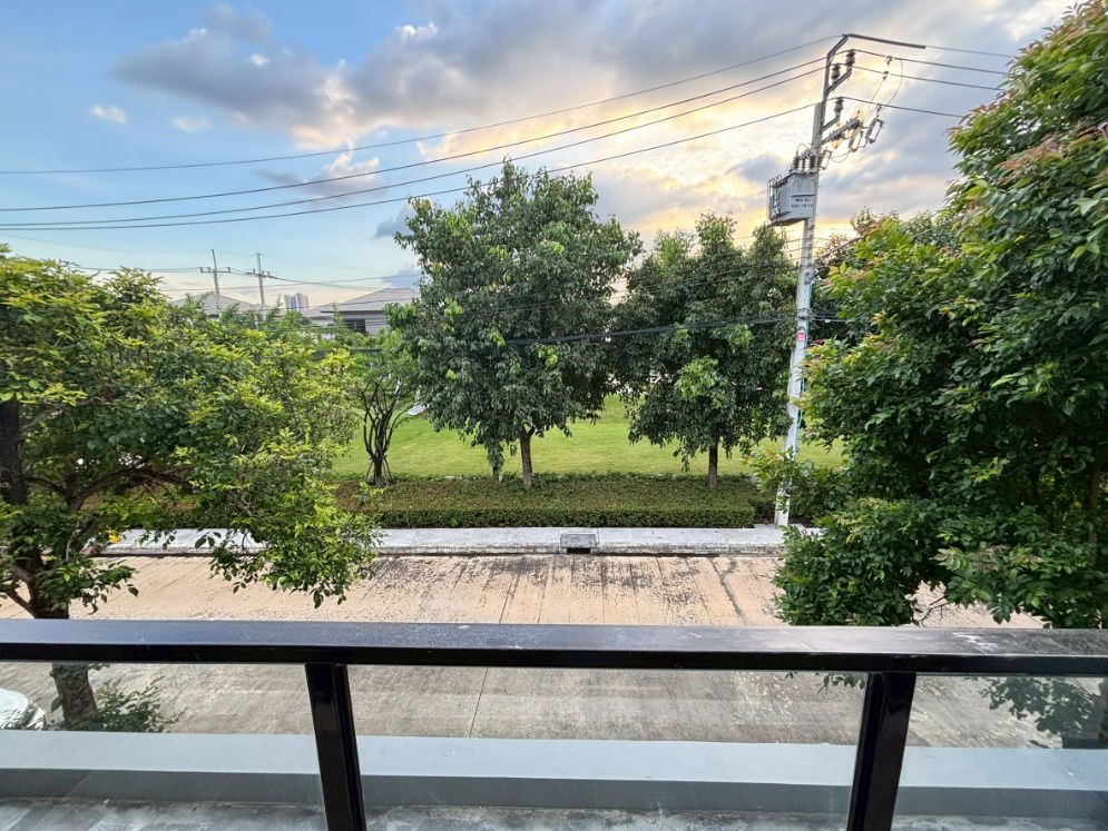 รูป 🏡 𝗛𝗢𝗨𝗦𝗘 𝗙𝗢𝗥 𝗦𝗔𝗟𝗘 | Centro Ratchapruek – Suan Phak บ้านเดี่ยวหรู ทำเลราชพฤกษ์ – สวนผัก หลังติดสวนส่วนกลาง ⚡️ - รูปที่ 8/26