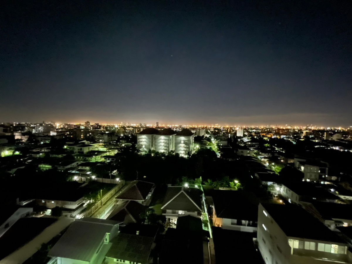 picture Condo at MRT Suthisan just 600 m - 9/11