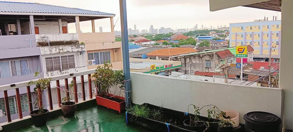 picture Hot Deal‼️ Newly Renovated Commercial Building – 4.5 Floors - 2/8