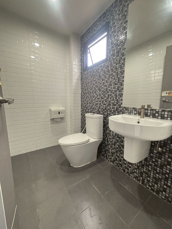 รูป 🏡 𝗛𝗢𝗨𝗦𝗘 𝗙𝗢𝗥 𝗦𝗔𝗟𝗘 | โฮมออฟฟิศ Warehouse Hub Chinatown Salaya ⚡️ - รูปที่ 13/14