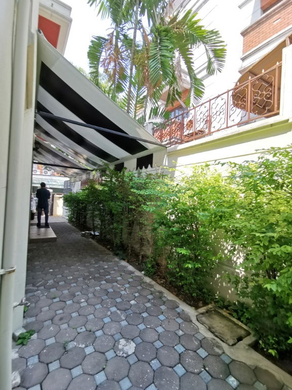 รูป บ้านเเฝดหรือโฮมออฟฟิส 4 ชั้น 4 ห้องนอน 5 ห้องน้ำ ในหมู่บ้านสีฟ้า พหลโยธิน ซอย 9 หรืออารีย์ 4 เหนือ - รูปที่ 7/31