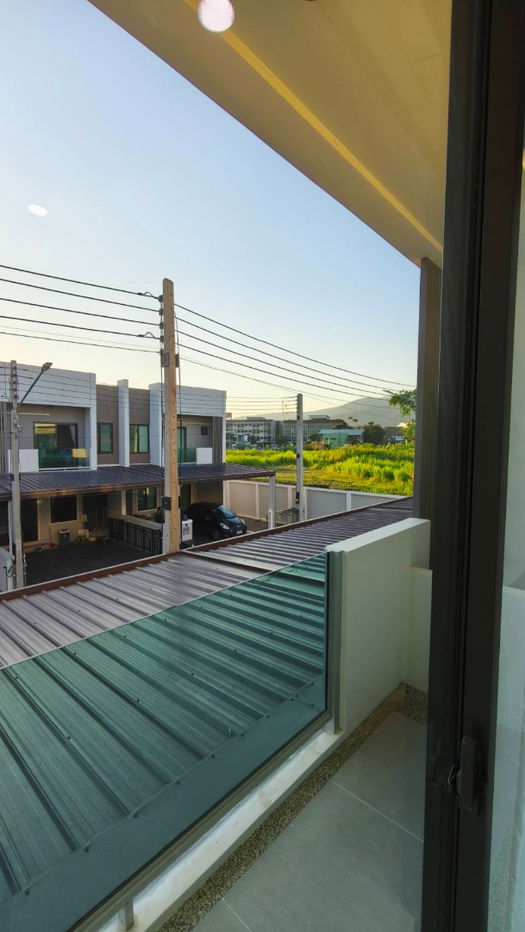 รูป ให้เช่าทาวน์โฮมสองชั้น  3 ห้องนอน 3 ห้องน้ำ 1 ห้องรับแขก 1 ห้องครัว  2  ที่จอดรถ - รูปที่ 9/16