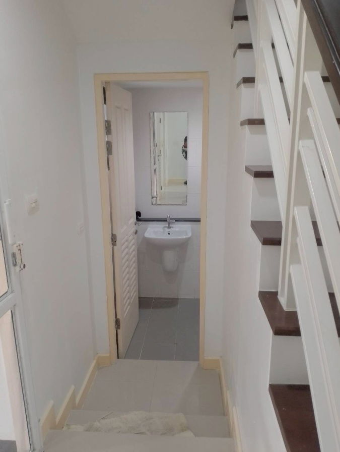 รูป ให้เช่า บ้านเดี่ยว Habitia ปัญญาอินทรา 2 – ซาฟารีเวิลด์ แปลงใหญ่ 113 ตร.วา ต่อเติมหลังบ้าน จอดรถได้ 4 คัน เฟอร์ครบ - รูปที่ 9/9