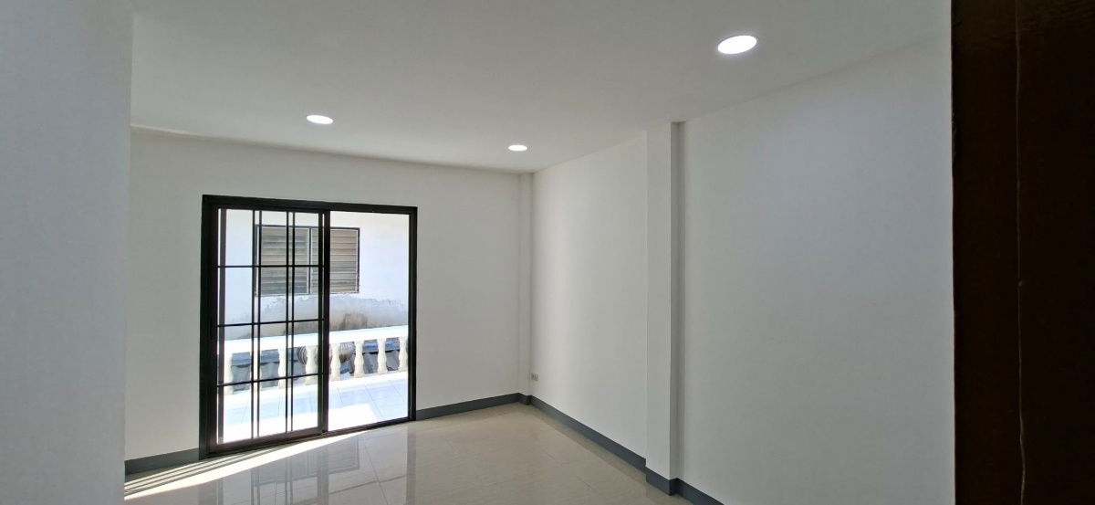 รูป ทาวน์เฮ้าส์ ซอยรามอินทรา46 หมู่บ้าน บก.ทหารสูงสุด รีโนเวทใหม่ พร้อมอยู่ ทำเลดีใกล้รถไฟฟ้า - รูปที่ 11/12