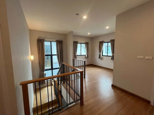 picture FOR RENT PASSORN PRESTIGE BANGNA - SUVARNABHUMI / 3 bedrooms 3 bathrooms / 52 Sqw. 180 Sqm. **57,000** CLOSE TO SUVARNABHUMI AIRPORT - 9/10