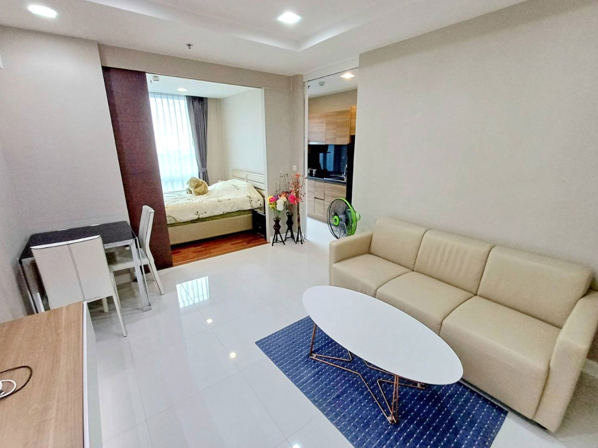 picture For rent 1 bedroom 7th Fl, pool view, The Metropolis Samrong Interchange. 1 min to BTS Samrong Station - 7/28
