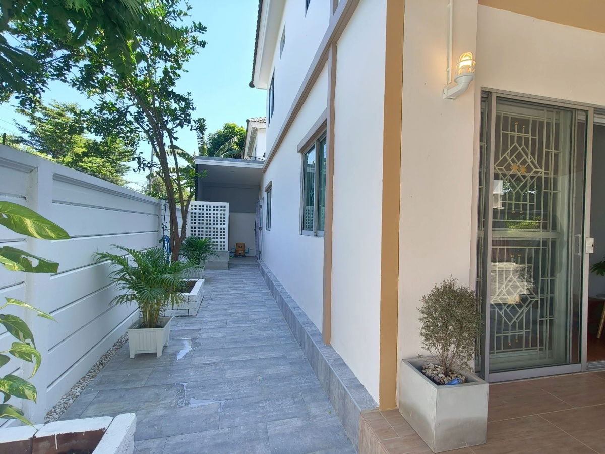 รูป ทาวน์เฮาส์ ลำลูกกา ถนนชลมาร์วิจารณ์ ทำเลหลังมุม ใกล้รถไฟฟ้าคูคต หมู่บ้านพฤกษา92 ต้นโครงการ นัดชมบ้าน 085-318-6868 คุณวา - รูปที่ 23/25