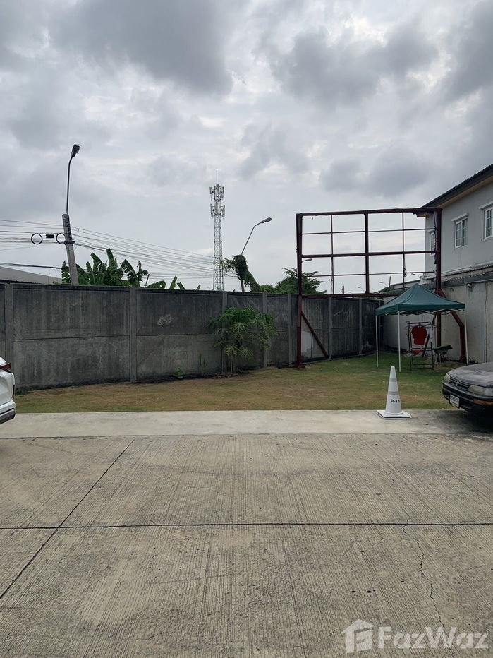 picture 3 Bedroom Townhouse for sale at Golden Town Ramintra-Wongwaen 1997630 - 4/18