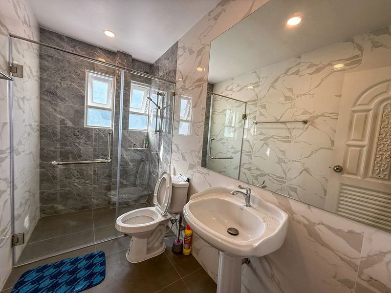 รูป ขายบ้านเดี่ยว 2 ชั้น รีโนเวทใหม่ หลังใหญ่ ทำเลดี ใกล้ห้างเจปาร์คศรีราชา - รูปที่ 17/20