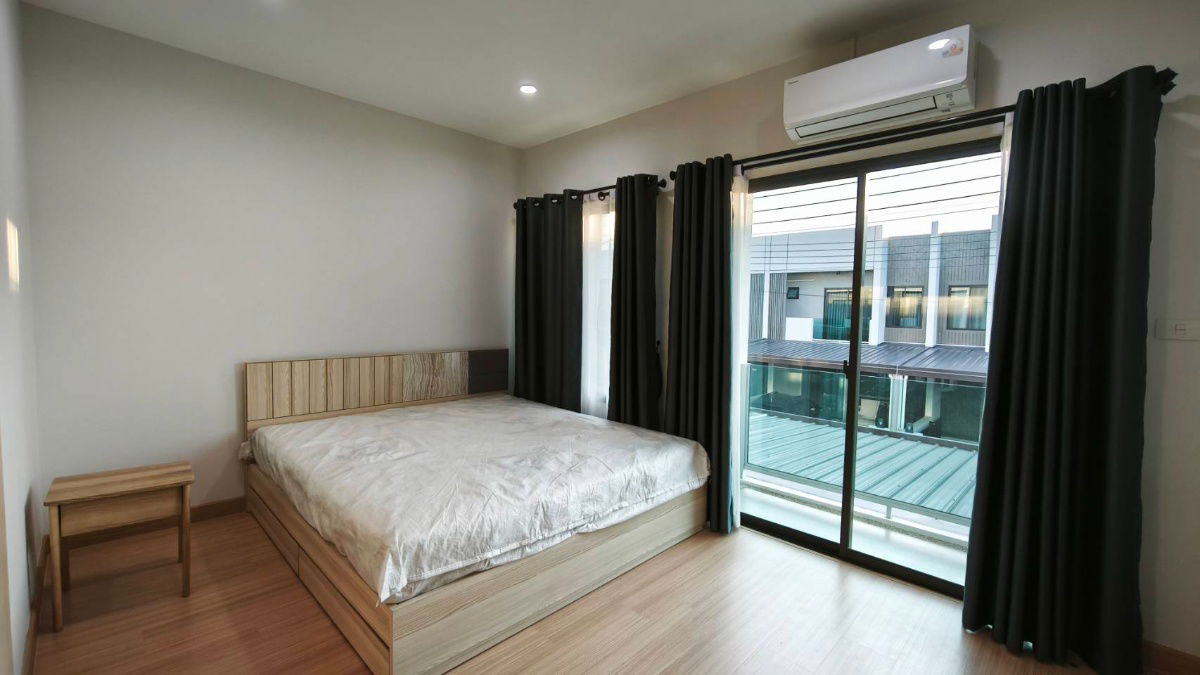 รูป ให้เช่าทาวน์โฮมสองชั้น  3 ห้องนอน 3 ห้องน้ำ 1 ห้องรับแขก 1 ห้องครัว  2  ที่จอดรถ - รูปที่ 7/16