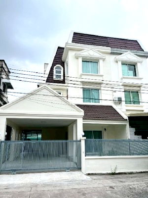 เช่าทาวน์โฮม MRT ศรีลาซาล : อ่อนนุช 37-41 5นอน MRT คลองกลันตัน 1.4 กม. ให้เช่าบ้าน3 ชั้น ใหม่ สภาพดี ศรีนครินทร์22-26 หรูหรา 5น้ำ ธัญญะ พาร์ค 1.5 กม.