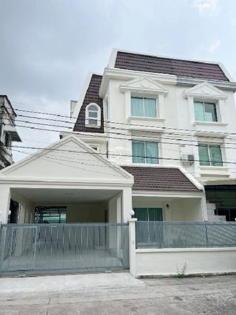 รูป อ่อนนุช 37-41 5นอน MRT คลองกลันตัน 1.4 กม. ให้เช่าบ้าน3 ชั้น ใหม่ สภาพดี ศรีนครินทร์22-26 หรูหรา 5น้ำ ธัญญะ พาร์ค 1.5 กม. - รูปที่ 1/8