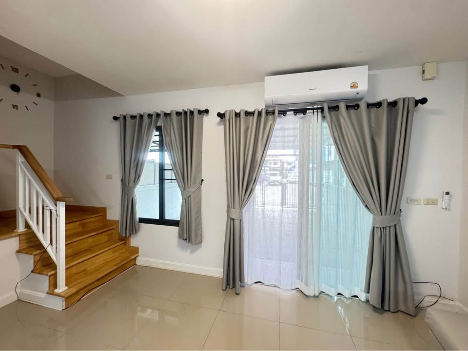 picture Two-storey townhouse for rent with 3 bedrooms and 2 toilets. - 5/17